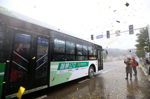 公交车+智能网联的新进展：全国首条开放道路智慧公交示范线试运行“起航”-DVBCN