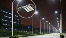 一盏路灯搭载多项功能：“聪明路灯”照亮智慧城市