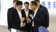 中国广电董事长宋起柱到访紫光集团，了解5G超级SIM卡等产品
