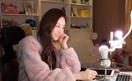 文化部严管网络表演平台 重点打击“三俗”等违规内容