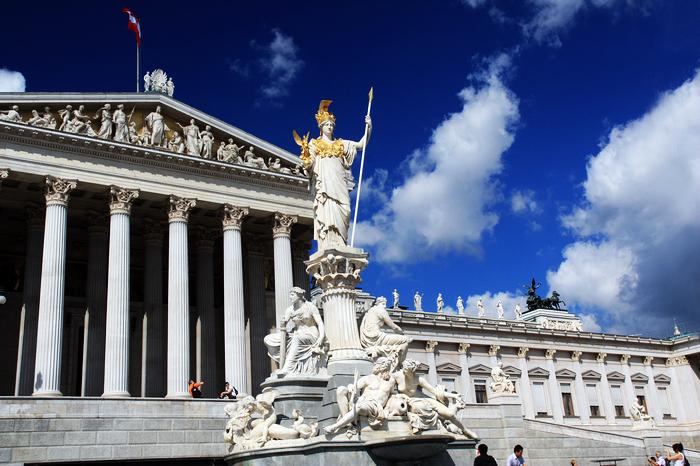 专访：让更多奥地利人了解中国——访奥地利ＯＫＴＯ电视台台长容维尔特