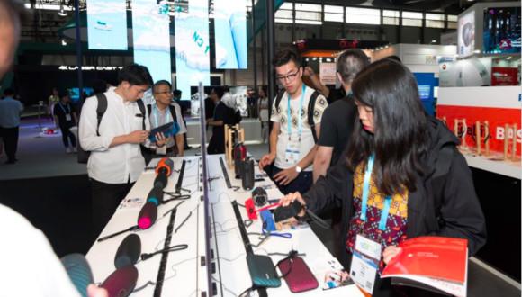 飞利浦娱乐影音在CES Asia展示家庭影院、耳机等新品