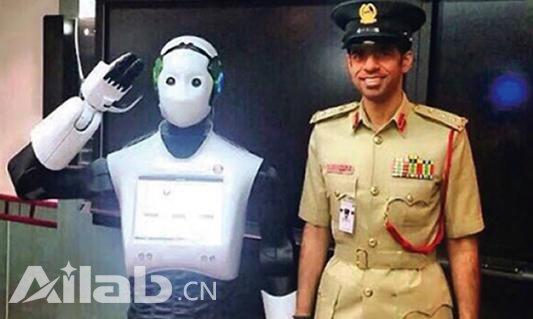 迪拜7x24h无人巡逻车 成全球最安全城市