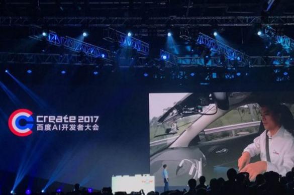 李彦宏搭乘百度无人驾驶汽车实线变道 交管部门介入调查