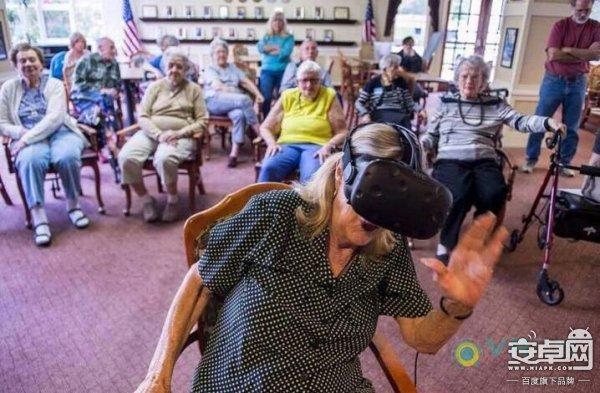 为老年人提供VR体验，非盈利组织“gamersgift”正在筹款