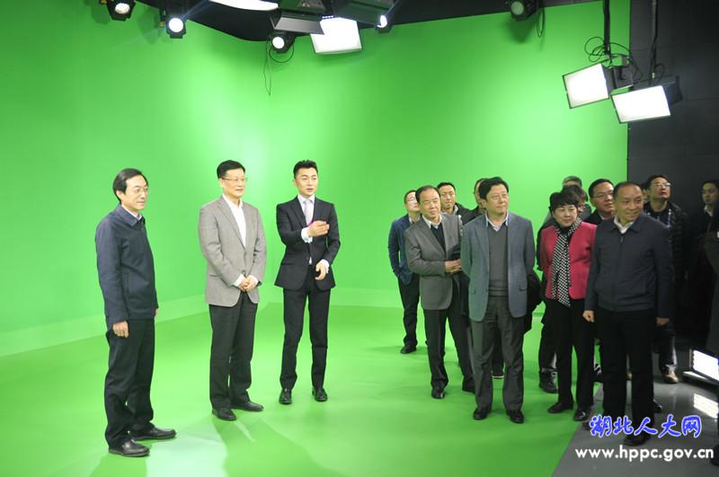 王建鸣赴湖北广播电视台开展广播电视立法调研