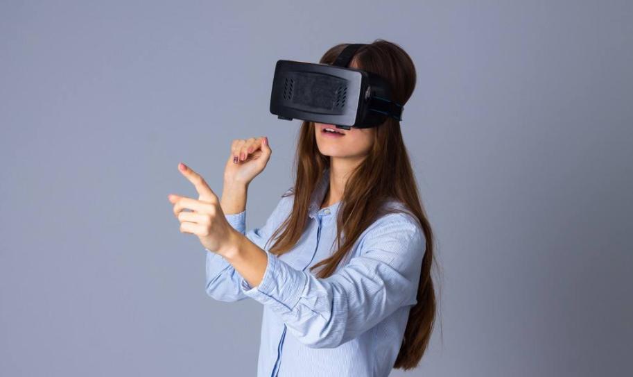 VR周报：足球VR电影正式上线；AR智能眼镜将发；大朋DPVR再掀体验热潮；VR实况直播登陆IOS和安卓……