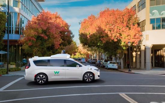 Waymo已完成800万英里测试 CEO称自动驾驶还很远