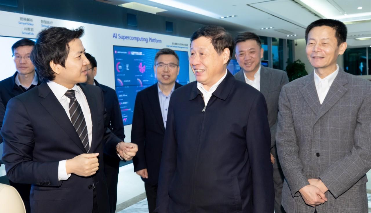 上海市长应勇参观商汤科技上海公司